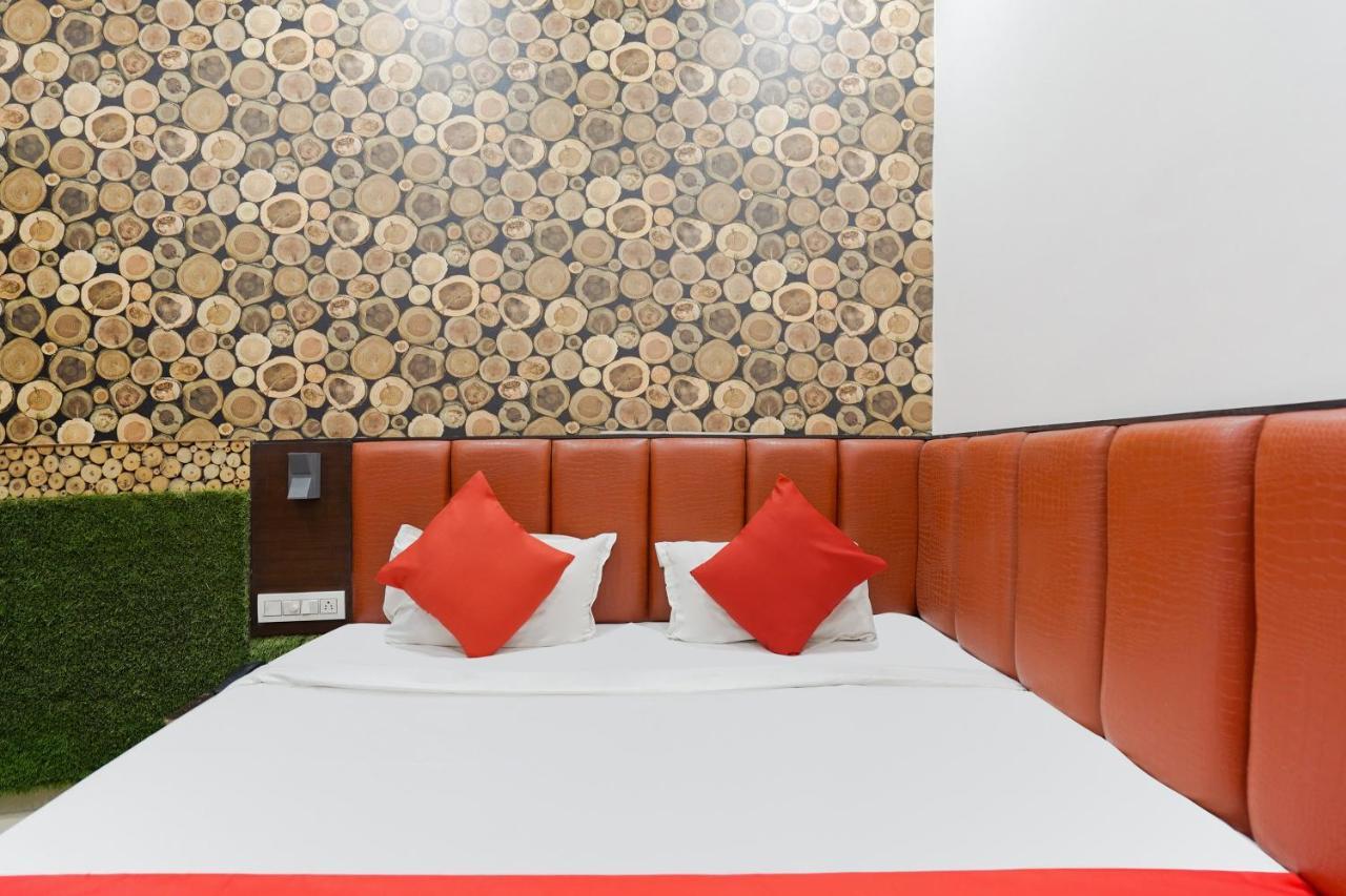 Oyo 48489 Adarsh Plaza Hotel Saharanpur Exterior foto