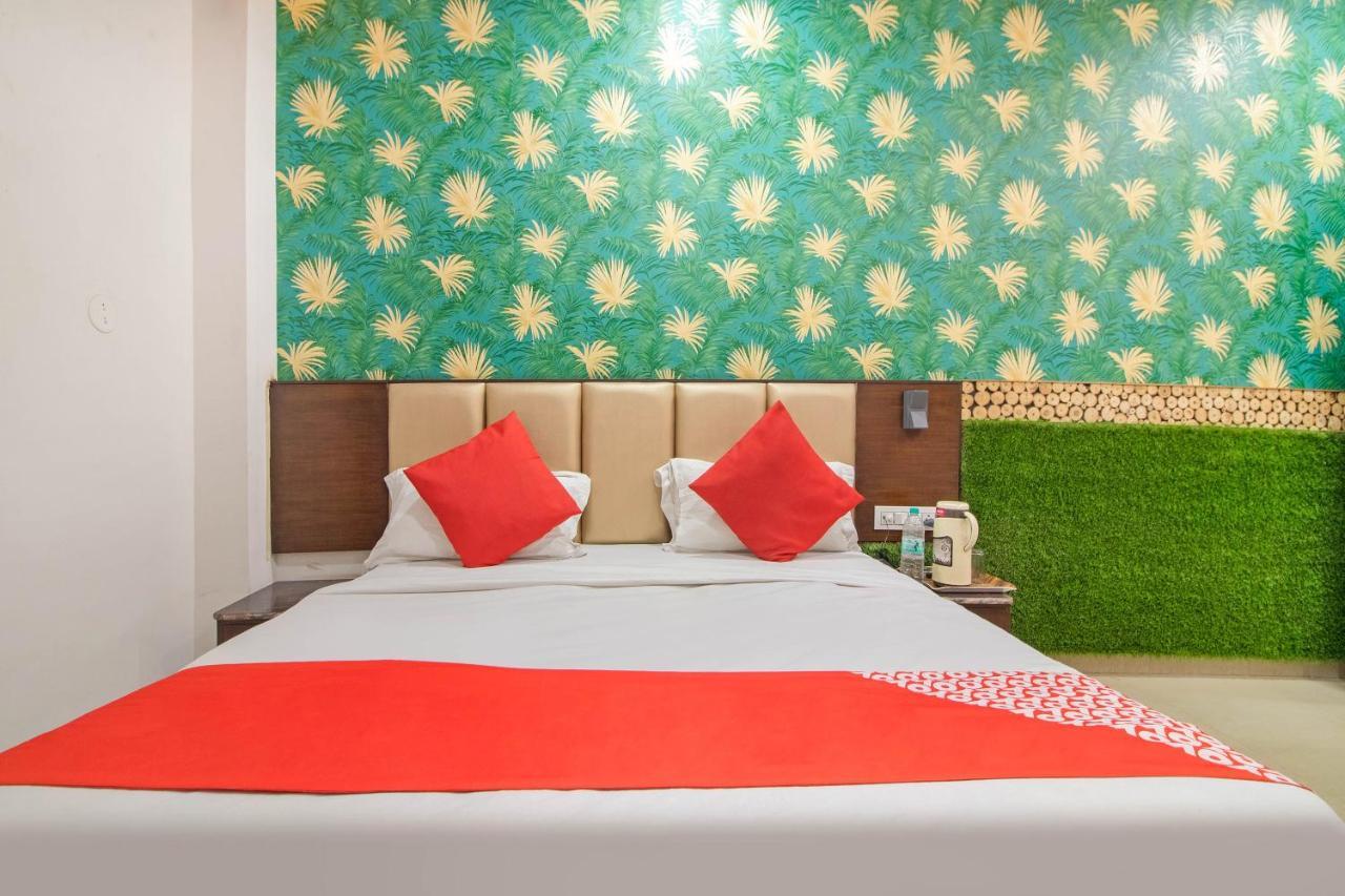 Oyo 48489 Adarsh Plaza Hotel Saharanpur Exterior foto