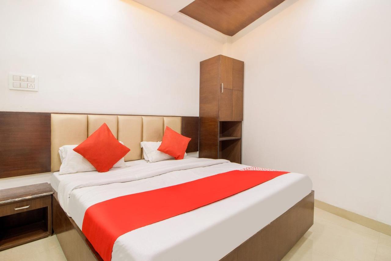 Oyo 48489 Adarsh Plaza Hotel Saharanpur Exterior foto