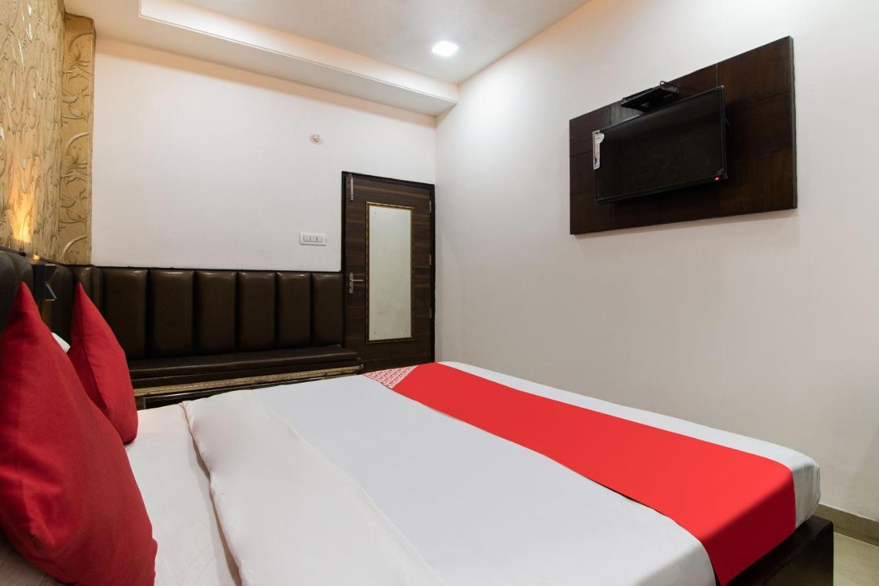 Oyo 48489 Adarsh Plaza Hotel Saharanpur Exterior foto